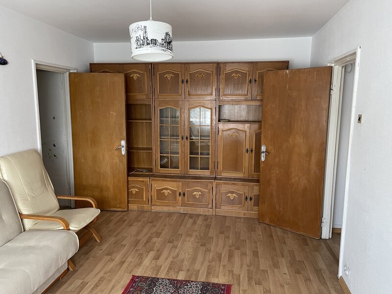 Drumul Taberei piata Moghioros langa Posta Telekom